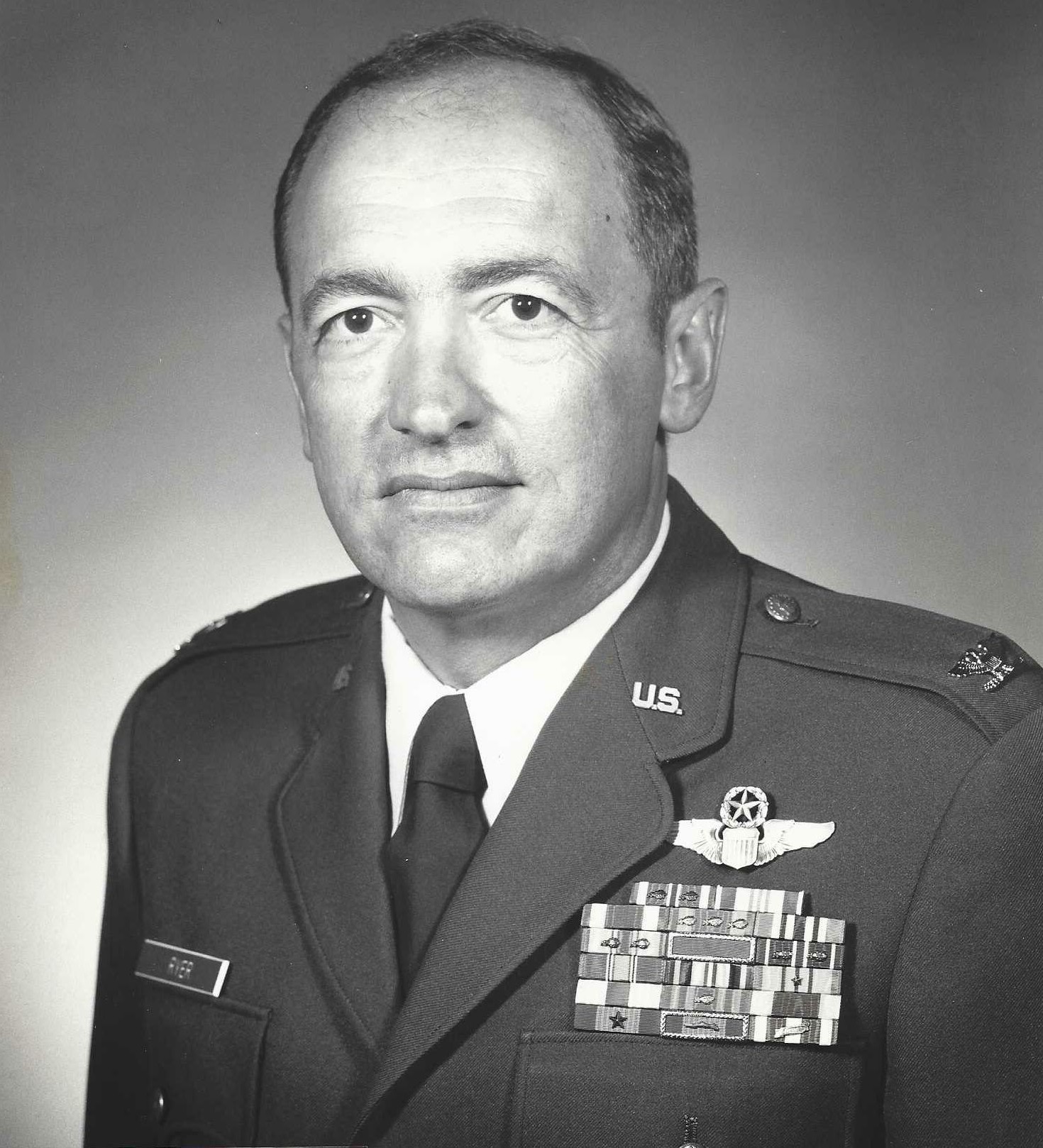 Official Air Force portrait of Colonel Richard T. Ryer